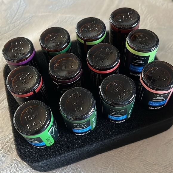 Brand New 100% Pure Essential Oil Set 12 Pack w/ Hard Shell Zip Carrying Case - Picture 10 of 16
